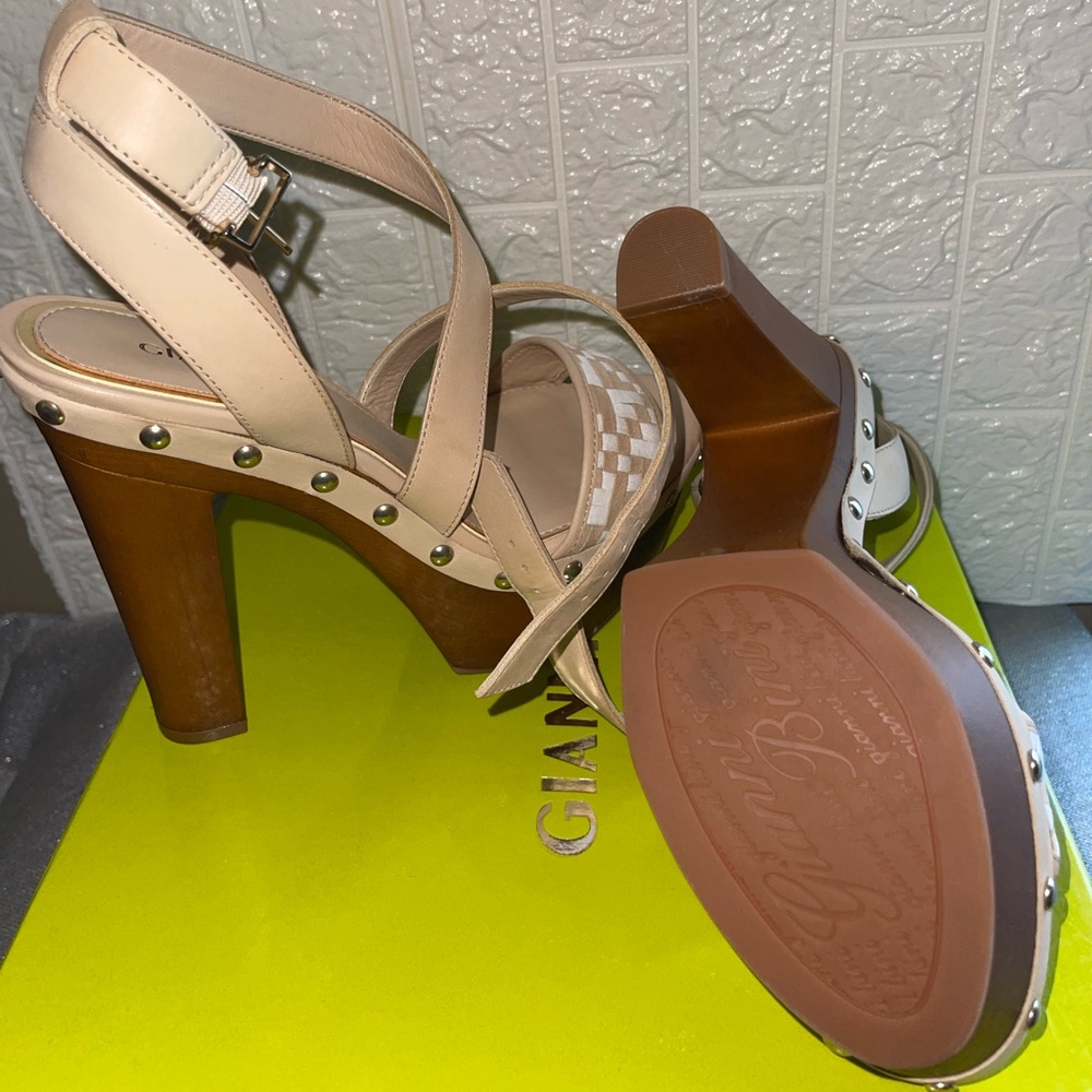 Women’s Shoe